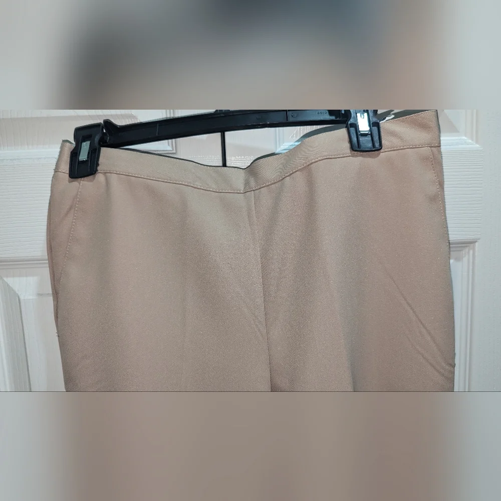 NWT,Alfred Dunner,khaki, classic fit,pullon pants- women's 6P,8P OR 14  petite - Picture 3 of 8